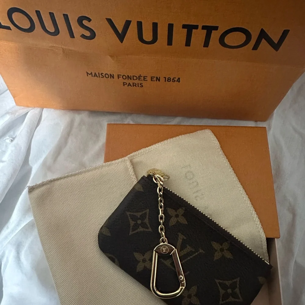 Louis Vuitton Monogram Key Pouch NWT M62650 - Picture 1 of 9